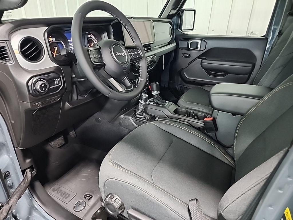 new 2025 Jeep Gladiator car, priced at $47,479