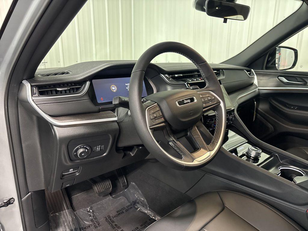 new 2025 Jeep Grand Cherokee L car, priced at $54,557