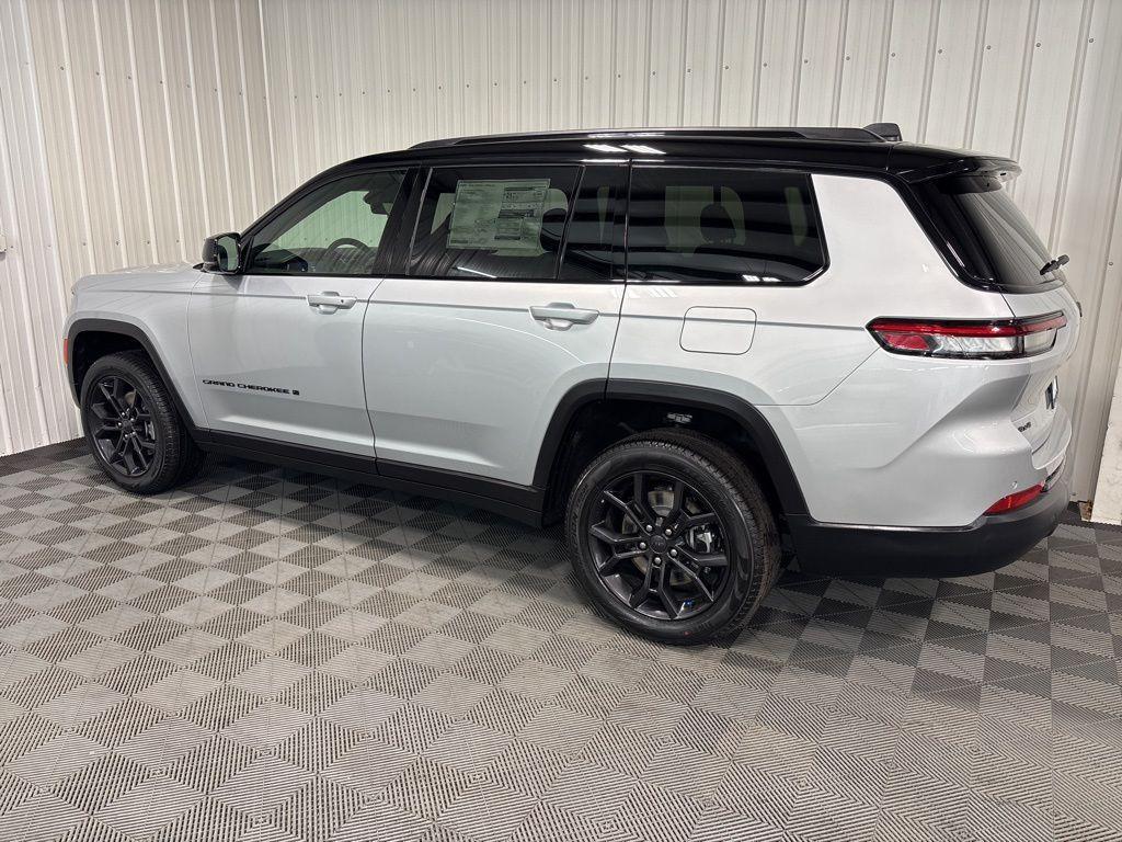 new 2025 Jeep Grand Cherokee L car, priced at $54,557