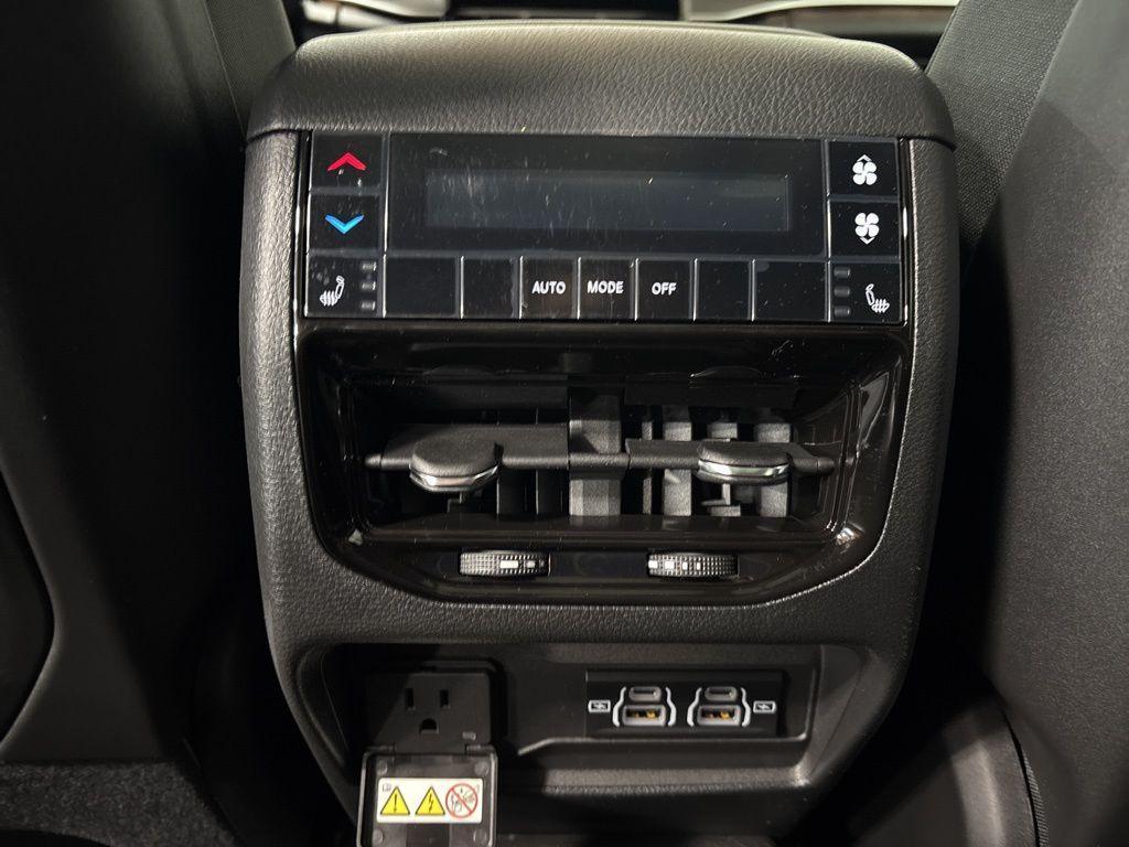 new 2025 Jeep Grand Cherokee L car, priced at $54,557