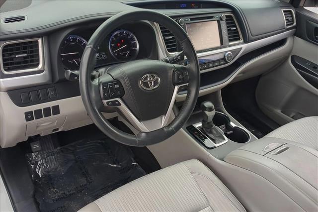 used 2016 Toyota Highlander car, priced at $20,489