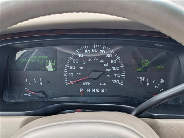 used 2000 Lincoln Town Car car, priced at $7,991