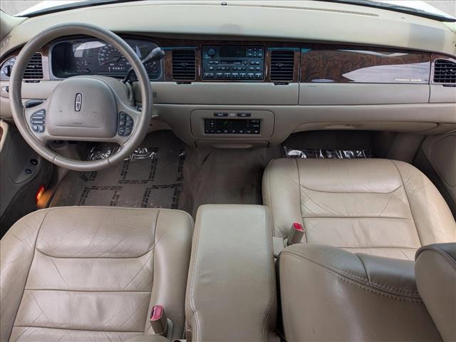 used 2000 Lincoln Town Car car, priced at $7,991
