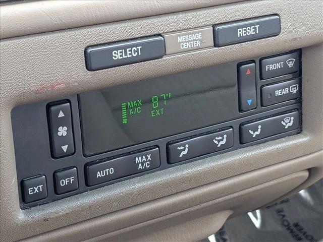 used 2000 Lincoln Town Car car, priced at $7,991
