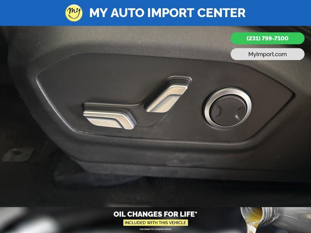 used 2025 Hyundai Santa Fe car, priced at $31,681