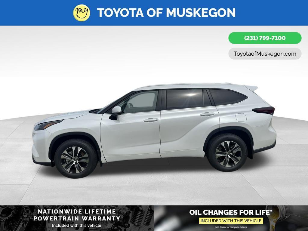 new 2026 Toyota Highlander car, priced at $49,822