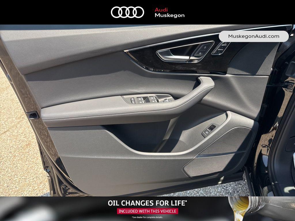 new 2025 Audi Q7 car, priced at $72,249