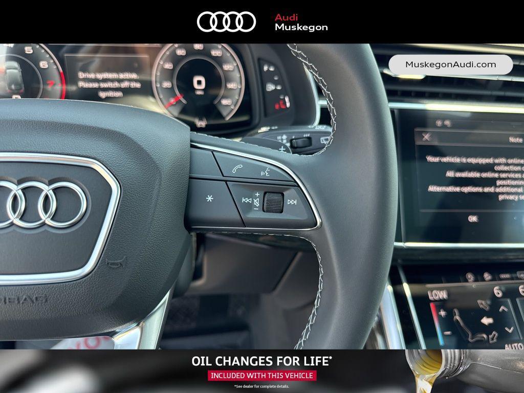 new 2025 Audi Q7 car, priced at $72,249