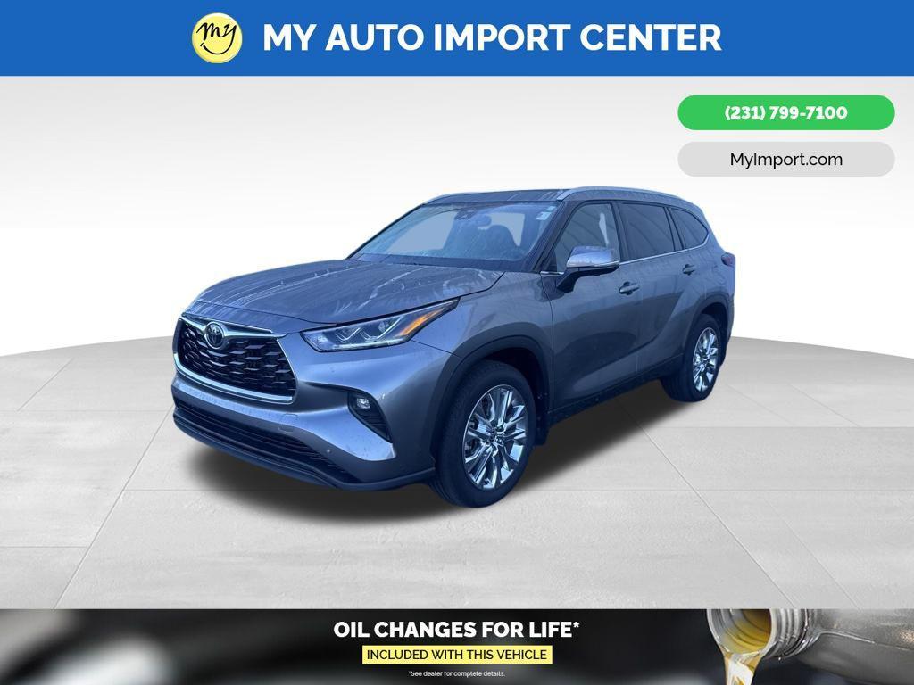 used 2025 Toyota Highlander car, priced at $48,480