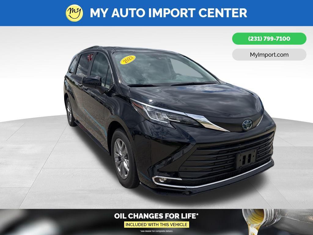 used 2023 Toyota Sienna car, priced at $46,884