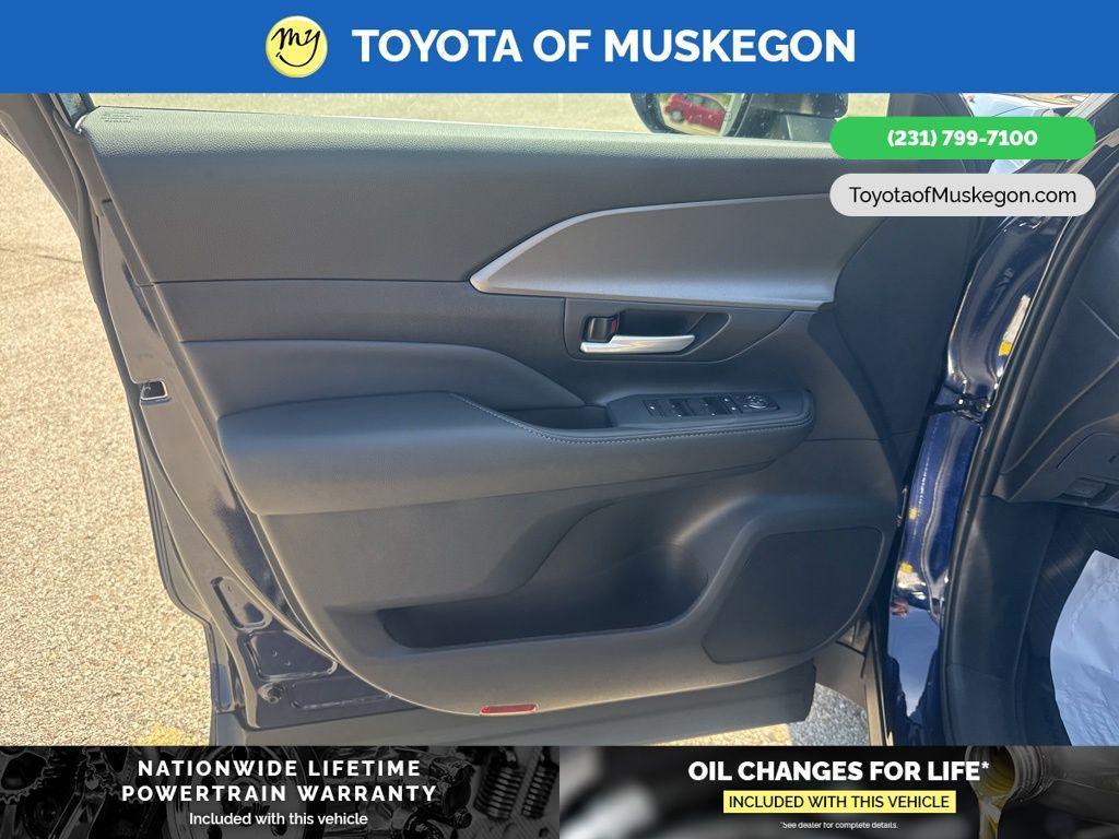 new 2026 Toyota Grand Highlander Hybrid car, priced at $51,988