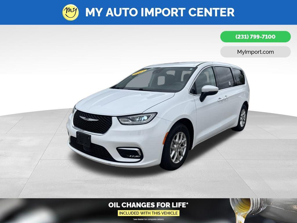 used 2023 Chrysler Pacifica car, priced at $23,480