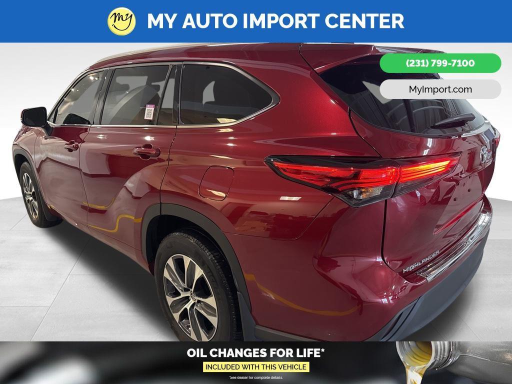 used 2022 Toyota Highlander car, priced at $36,581