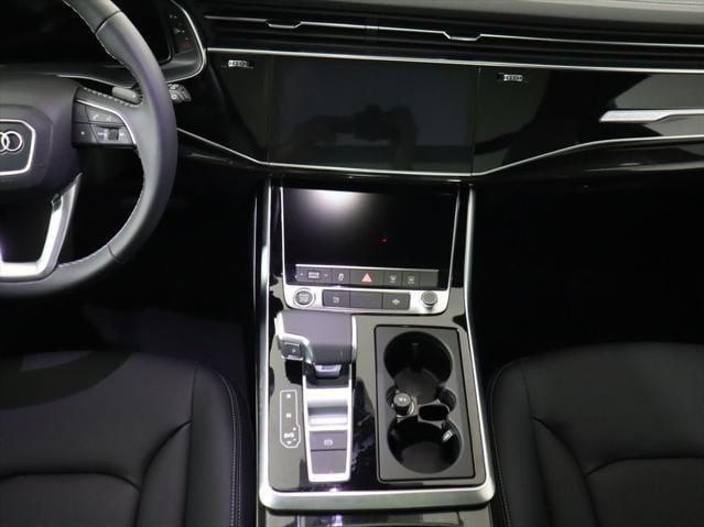 new 2026 Audi Q7 car, priced at $70,070