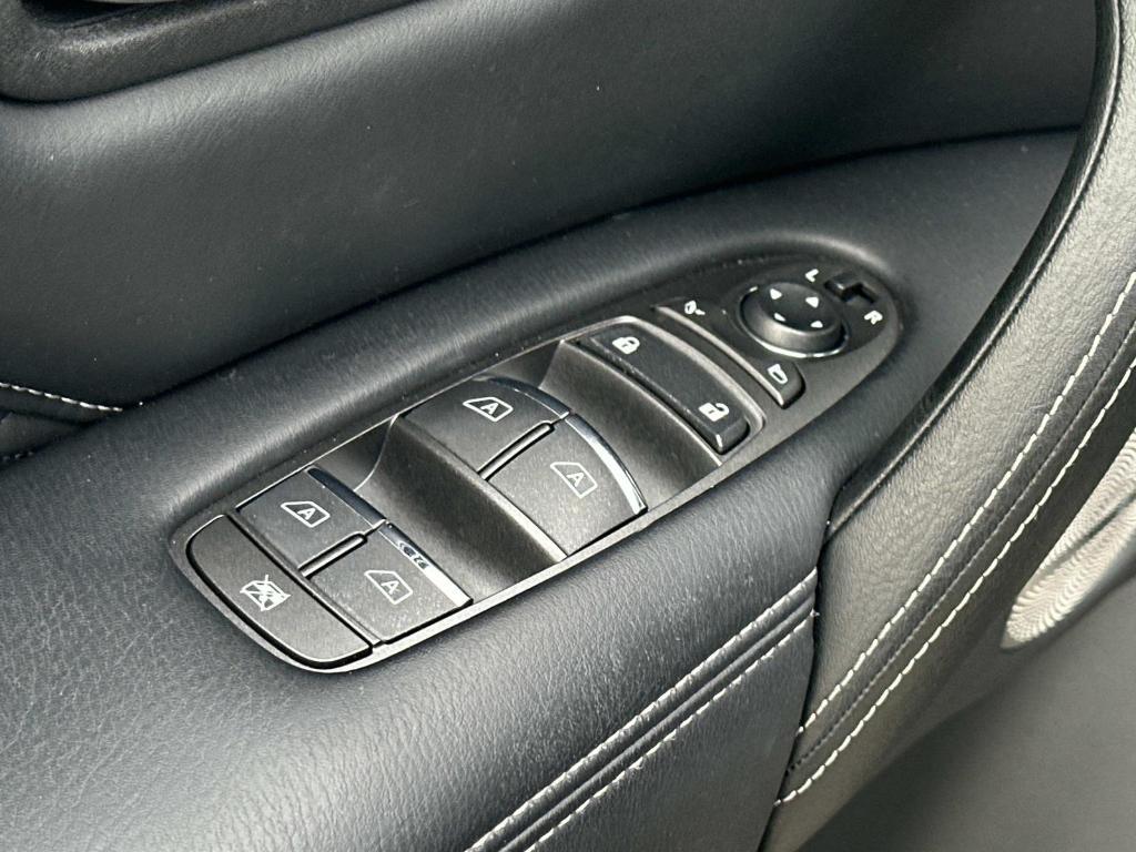 used 2024 INFINITI QX80 car, priced at $60,000