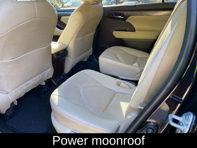 used 2021 Toyota Highlander car, priced at $32,259