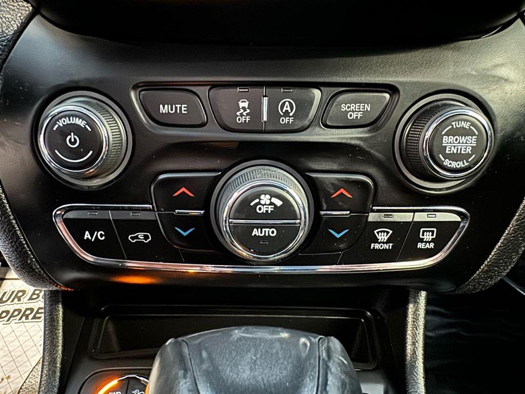 used 2020 Jeep Cherokee car, priced at $17,498