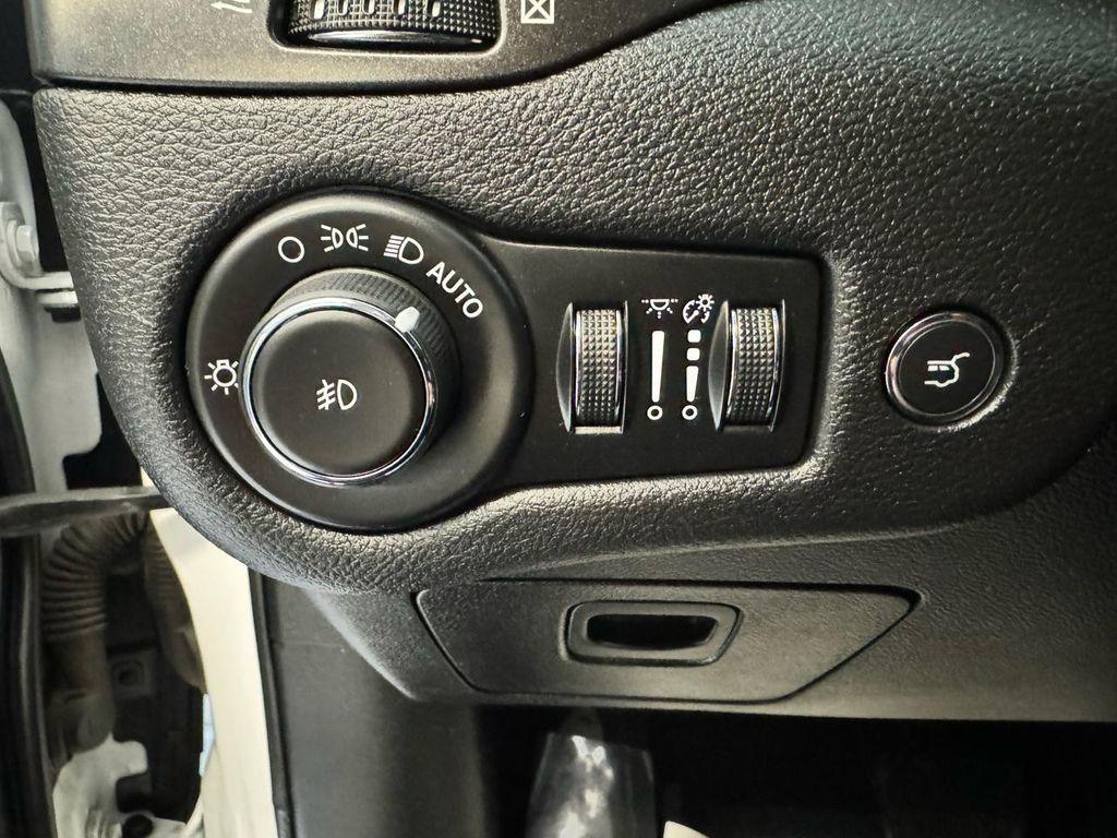 used 2020 Jeep Cherokee car, priced at $17,498