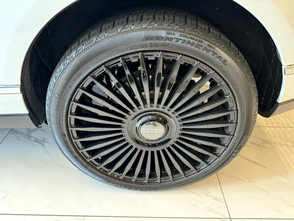 Yulong White 2015 Land Rover Range Rover 3.0L Supercharged HSE