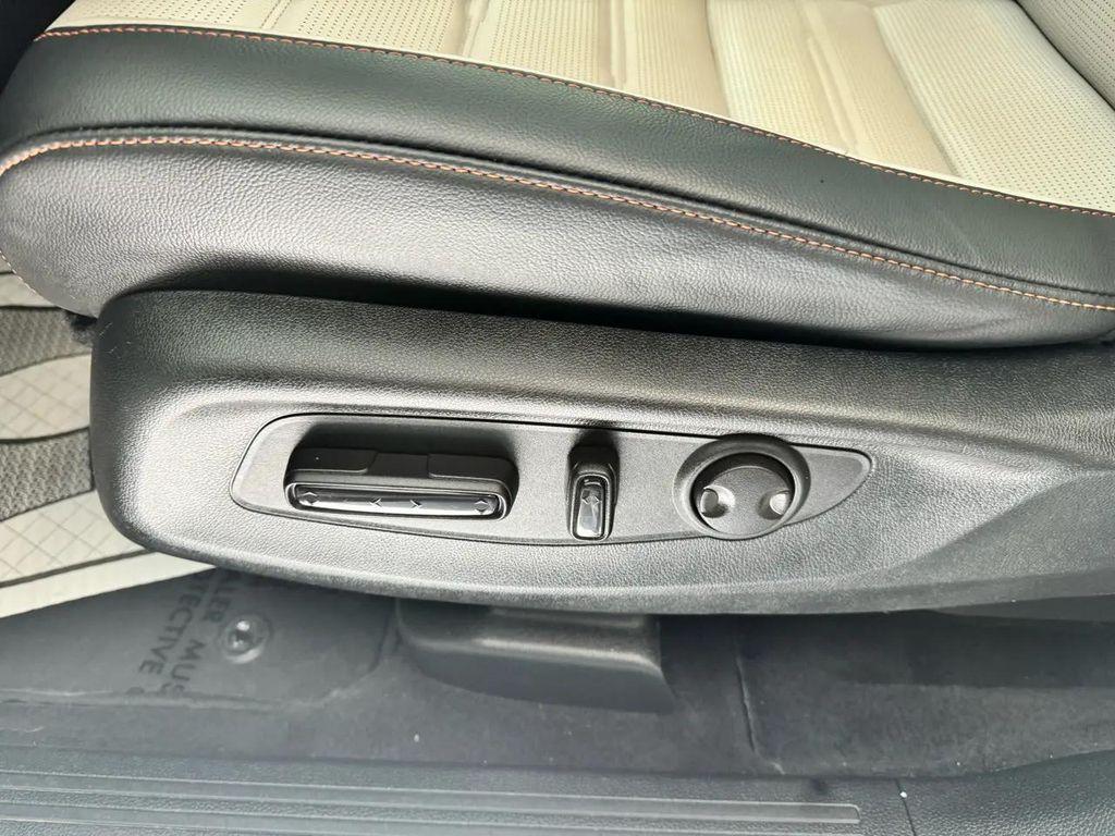 used 2023 Honda CR-V Hybrid car, priced at $32,998