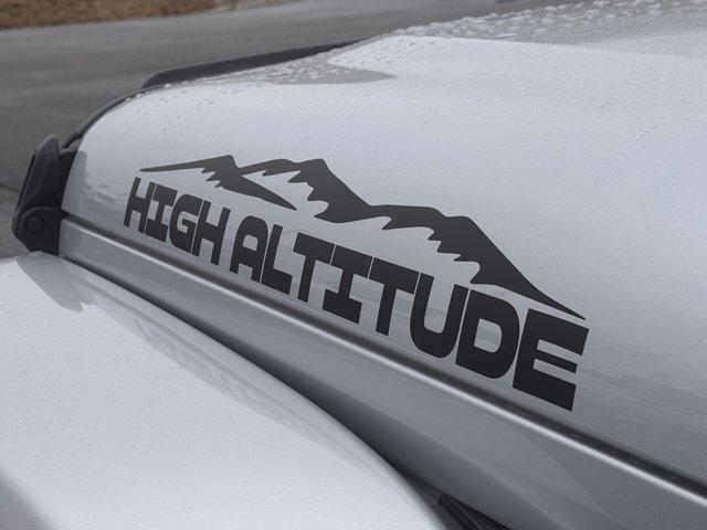 used 2022 Jeep Gladiator car, priced at $35,646