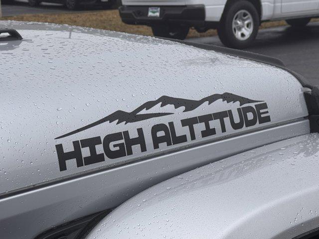 used 2022 Jeep Gladiator car, priced at $35,646