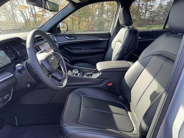 new 2025 Jeep Grand Cherokee car, priced at $58,430