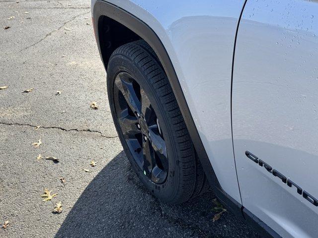 new 2025 Jeep Grand Cherokee car, priced at $58,430