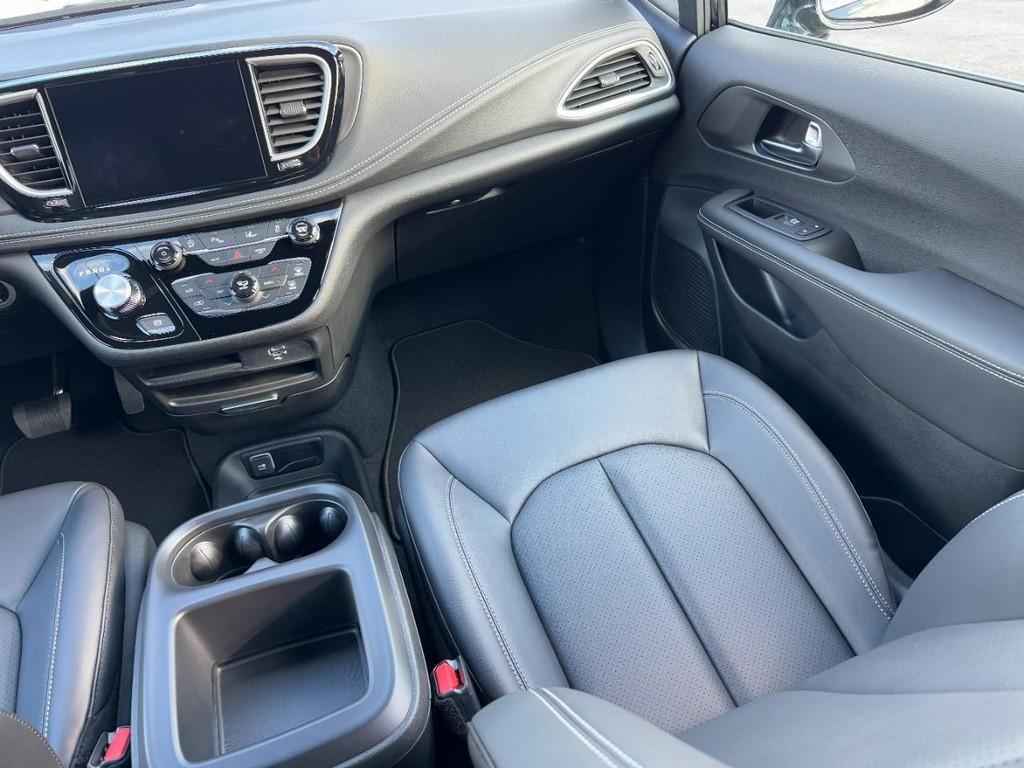 new 2026 Chrysler Pacifica car, priced at $39,344