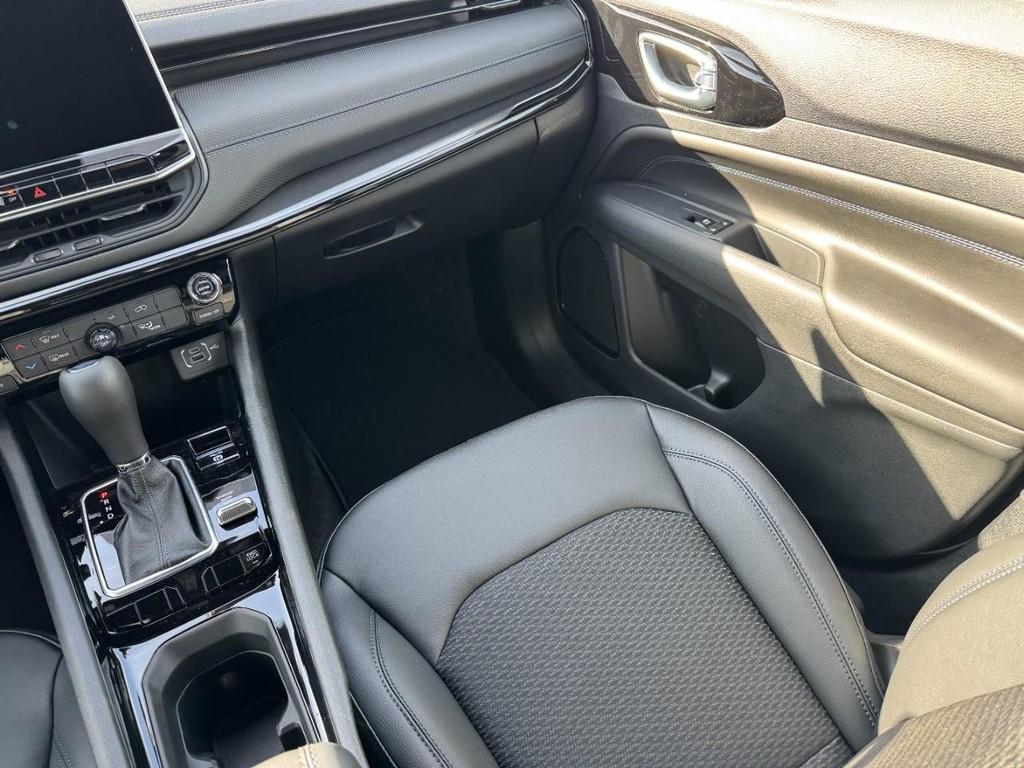 new 2026 Jeep Compass car, priced at $25,735