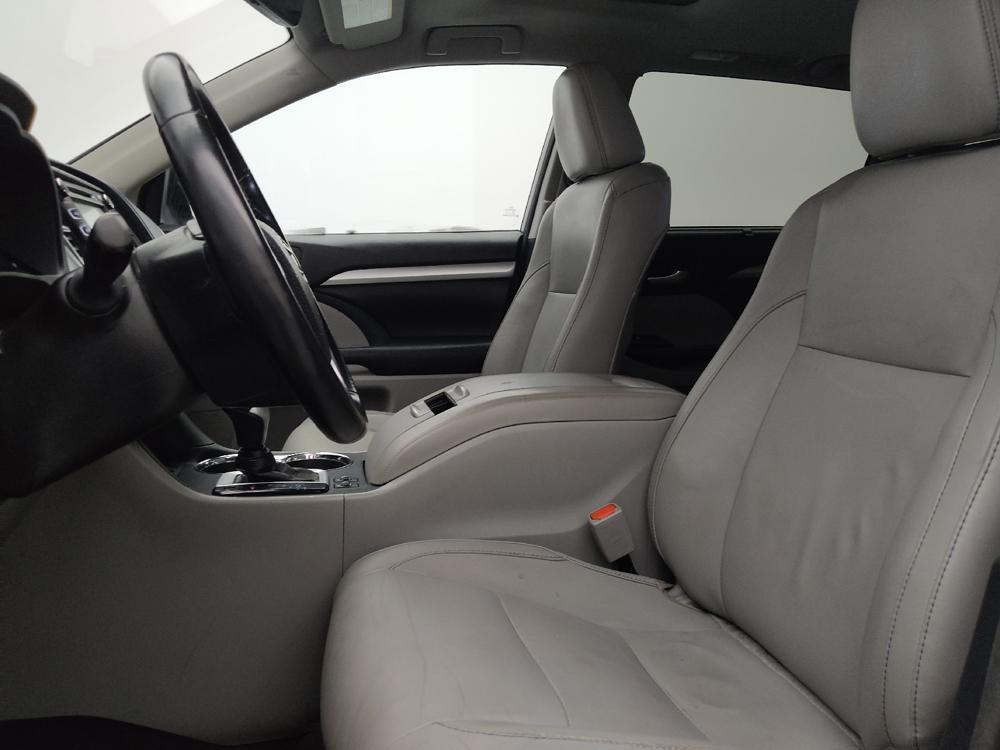 used 2018 Toyota Highlander car, priced at $23,195
