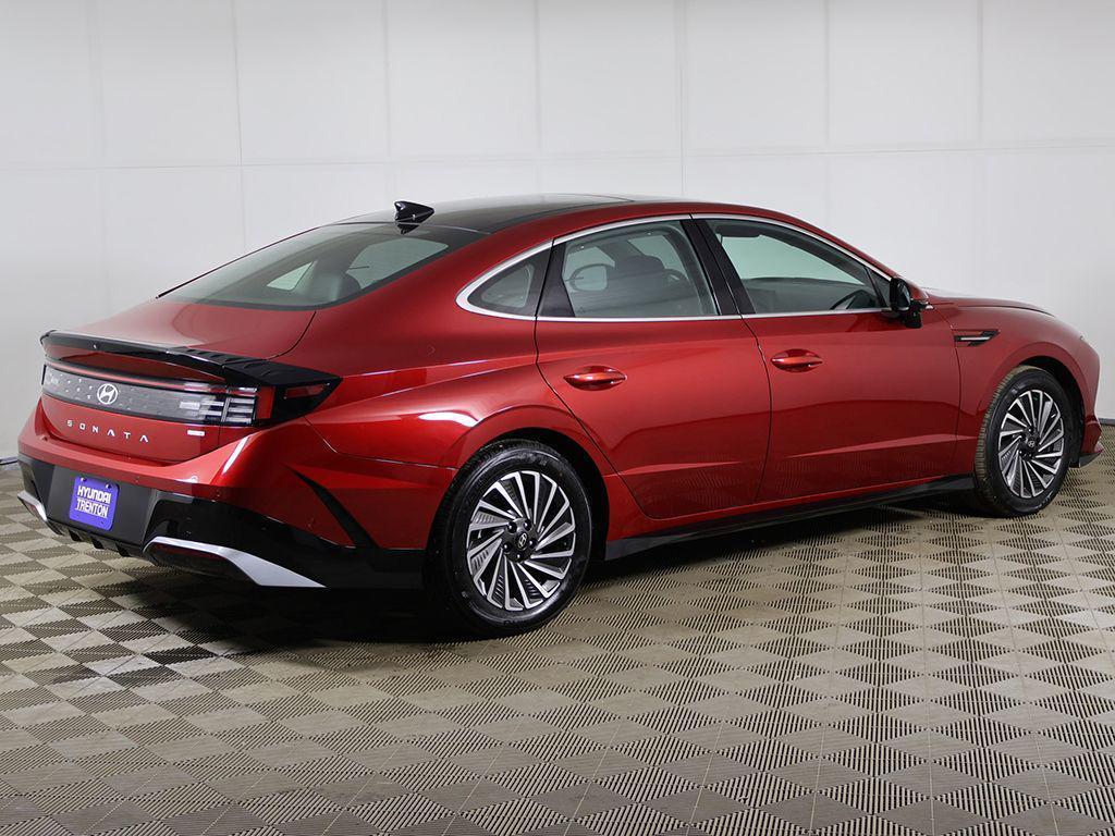 used 2024 Hyundai Sonata Hybrid car, priced at $27,299