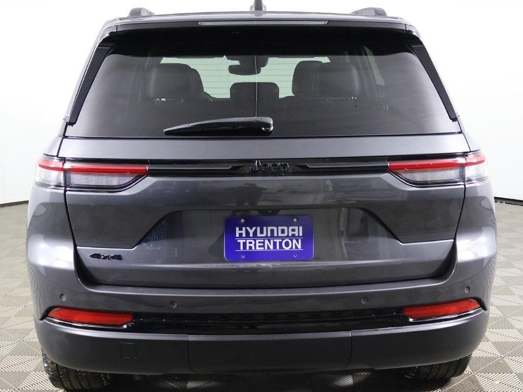 used 2023 Jeep Grand Cherokee car, priced at $31,170