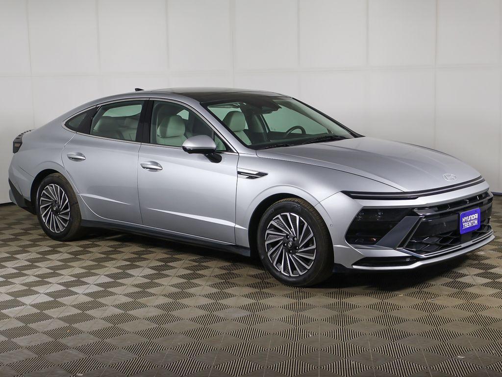 used 2024 Hyundai Sonata Hybrid car, priced at $27,995