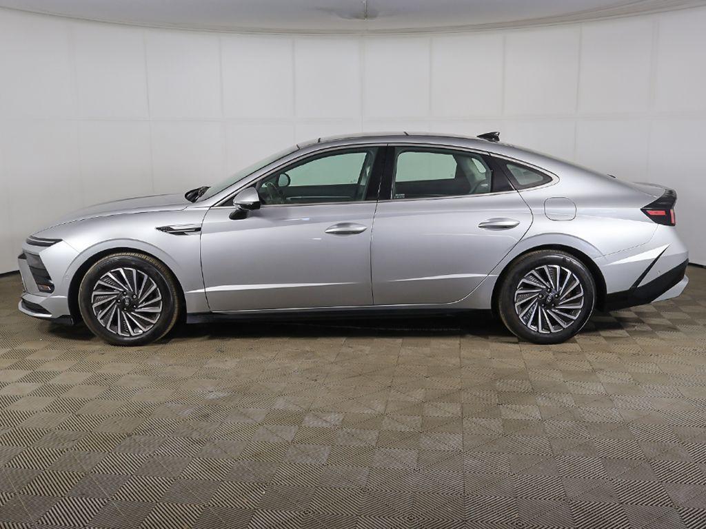 used 2024 Hyundai Sonata Hybrid car, priced at $27,995