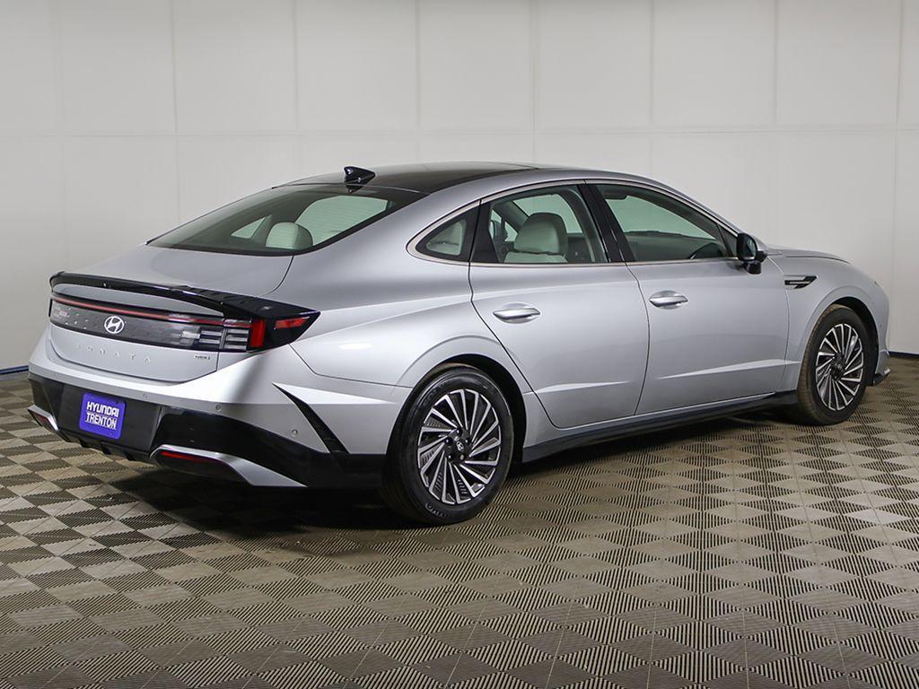 used 2024 Hyundai Sonata Hybrid car, priced at $27,995