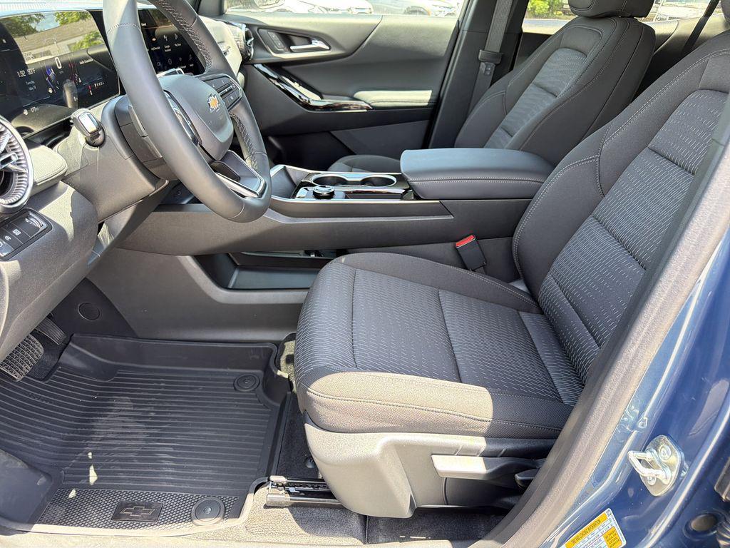 new 2026 Chevrolet Equinox car, priced at $31,720