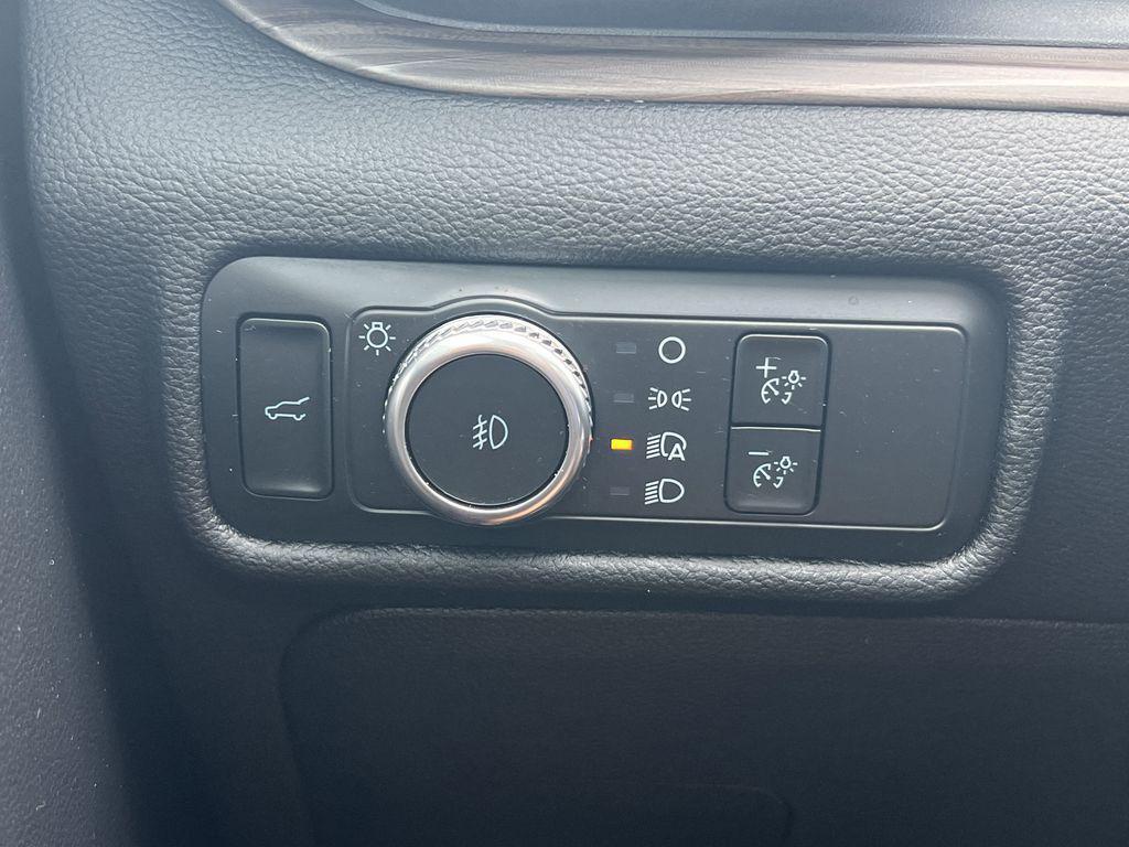 used 2022 Ford Explorer car, priced at $27,895