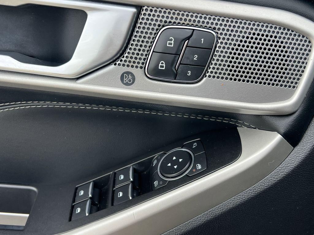 used 2022 Ford Explorer car, priced at $27,895