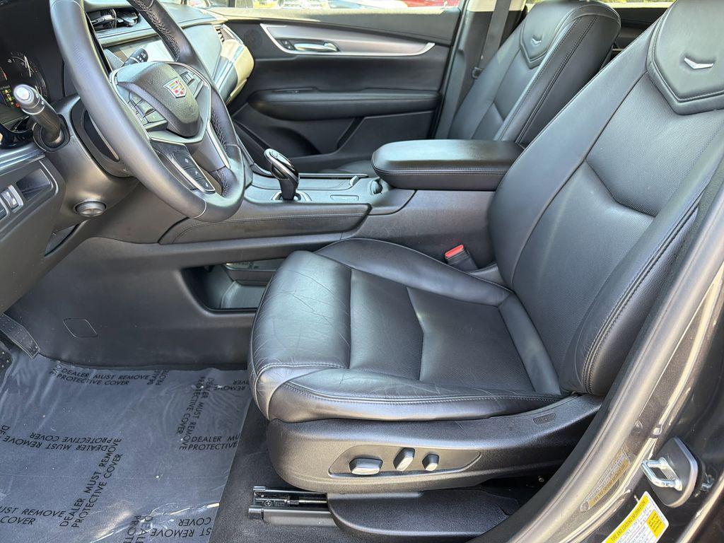 used 2018 Cadillac XT5 car, priced at $19,999