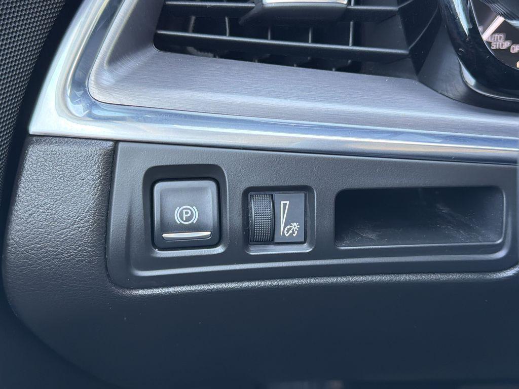 used 2018 Cadillac XT5 car, priced at $19,999