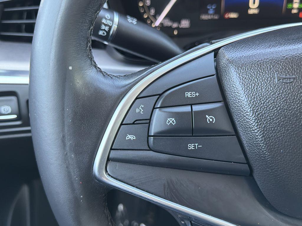 used 2018 Cadillac XT5 car, priced at $19,999