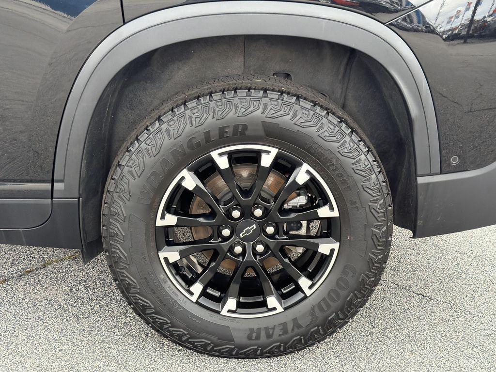 used 2024 Chevrolet Traverse car, priced at $39,999
