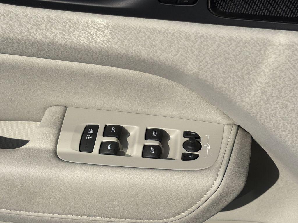 used 2024 Volvo XC60 Recharge Plug-In Hybrid car, priced at $44,587