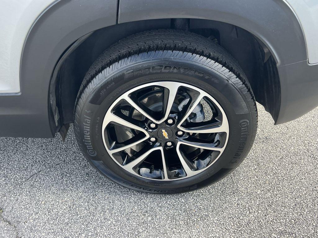 used 2025 Chevrolet TrailBlazer car, priced at $25,749