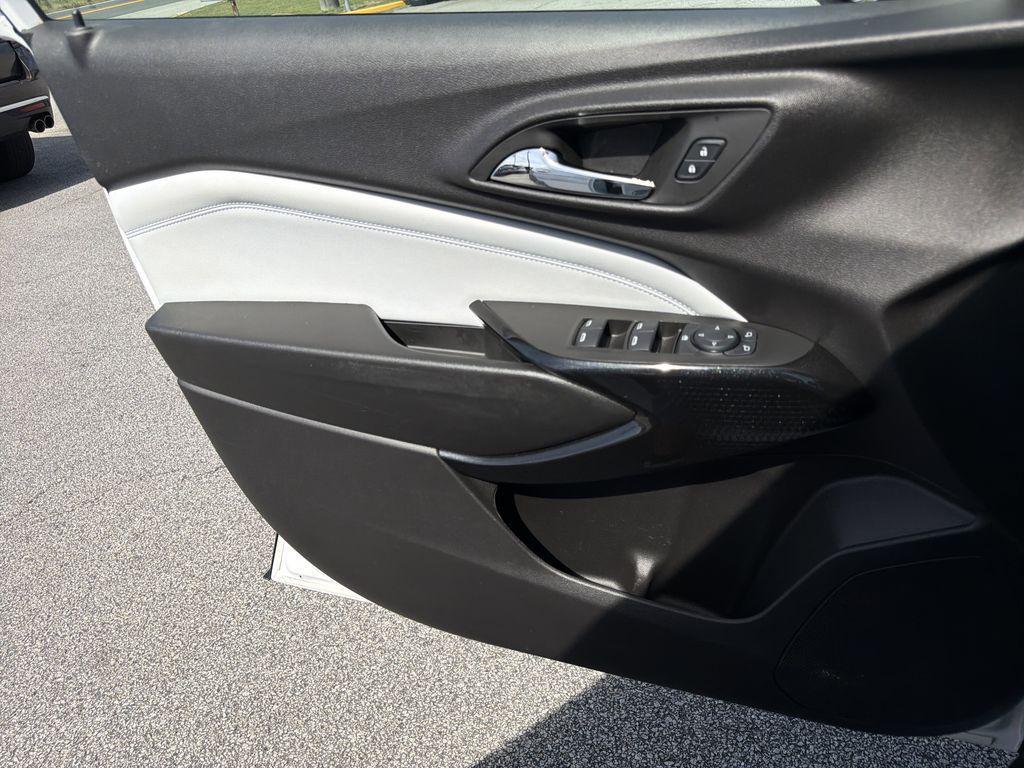 used 2025 Chevrolet Trax car, priced at $23,999