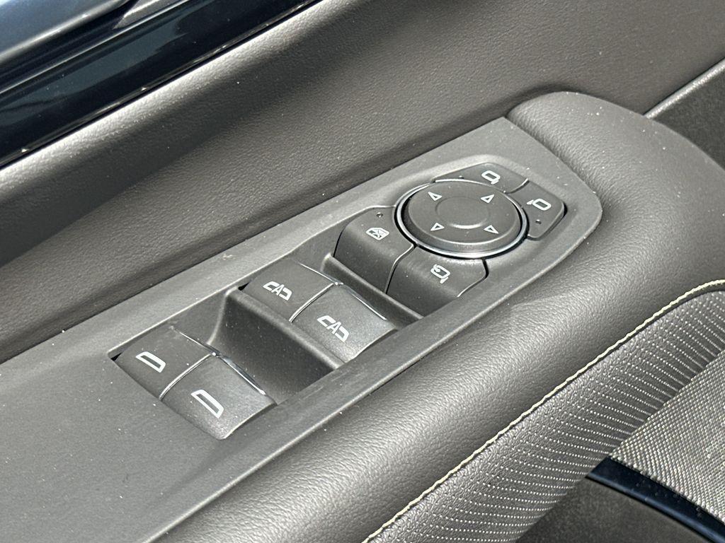 new 2025 Chevrolet Suburban car, priced at $78,994