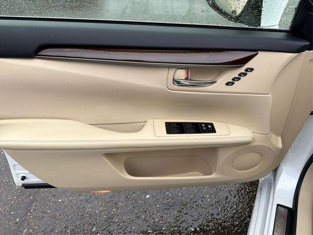 used 2015 Lexus ES 350 car, priced at $22,880