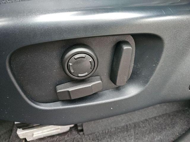 used 2019 Land Rover Discovery car, priced at $16,400