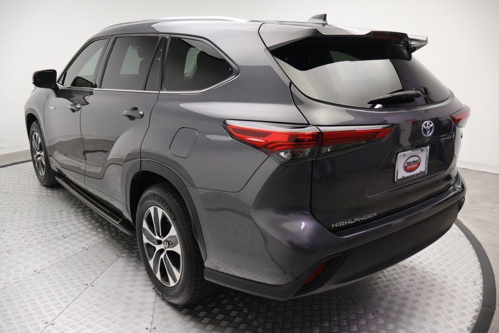 used 2021 Toyota Highlander Hybrid car, priced at $32,477